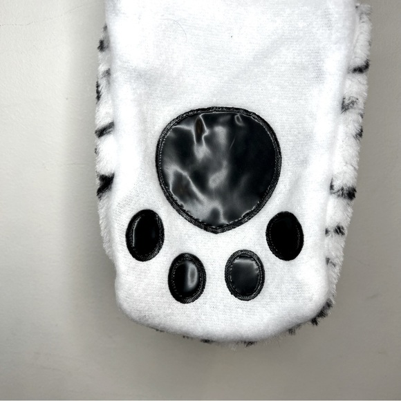 White Leopard Animal Hat with Mittens - Toddler Young Child OS fits most - NWOT - Picture 10 of 10